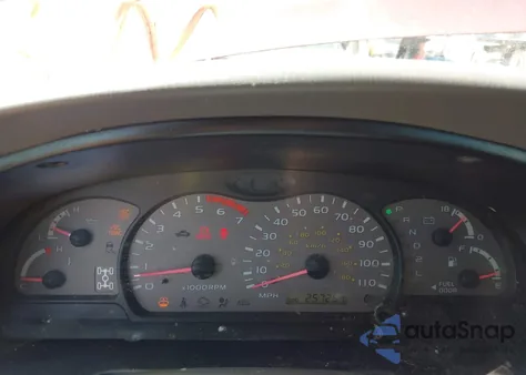 2004 Toyota Sequoia Sr5 V8 z USA, uszkodzony, nr VIN 5TDBT44A24S208829